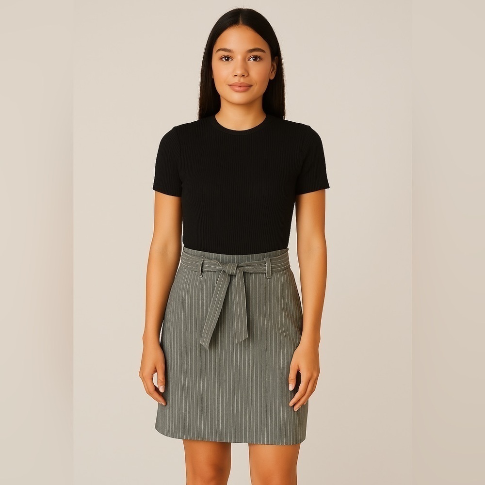 Monk & Lou pinstripe Paperbag mini skirt - size 6